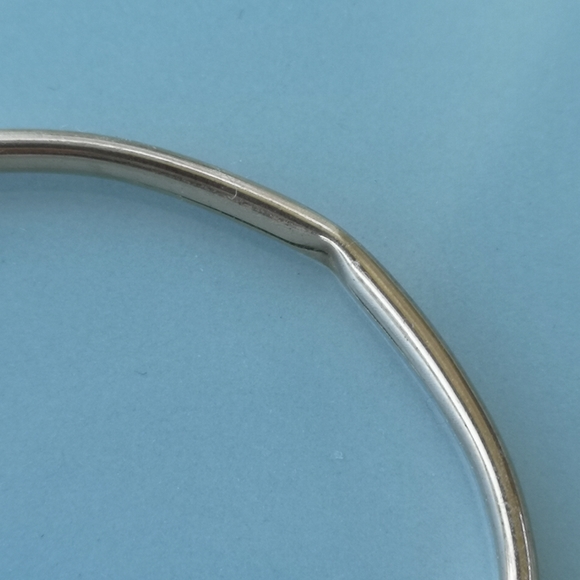 10k solid gold bangle - Picture 5 of 6